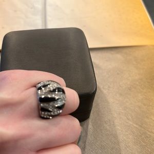 GUC! Express Snow Tiger Print Ring!